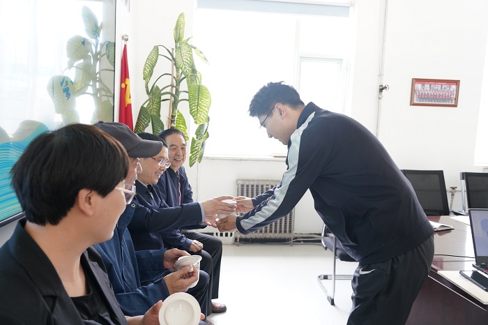 1747012591759421.jpg 敬茶礼.jpg