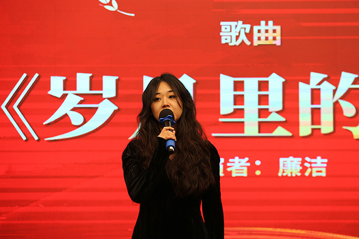 1769637873487387.jpg AT2V0372.jpg