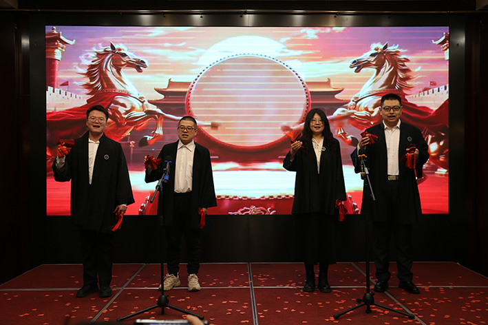 1769637947291372.jpg AT2V0340.jpg